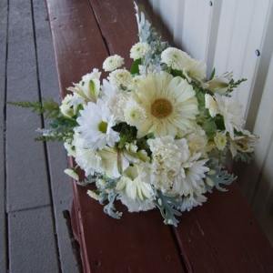 Daisy Themed Wedding: Bridal Bouquet