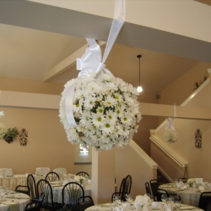 Daisy Themed Wedding: Hanging Pomander