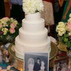 Tuggle Wedding Cake and Flowers
