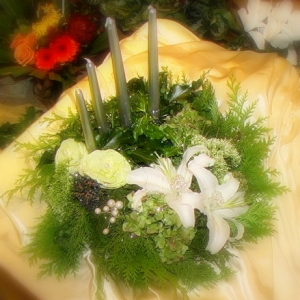 Advent Wreath in Silver and White