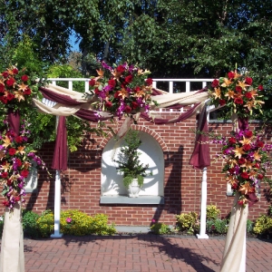 Huppah Flowers for October Wedding