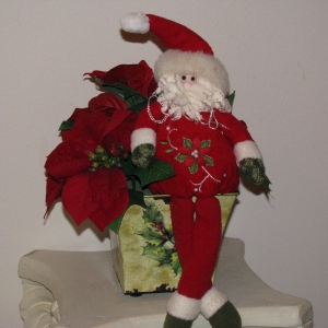 Sitting Santa Poinsettia