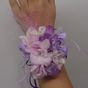 Freesia wristlet with Magic Lights