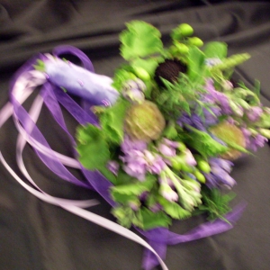 TOSS BOUQUET