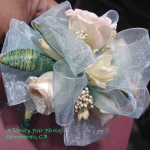 Dainty corsage