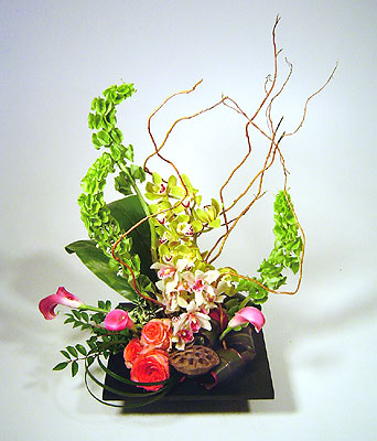 Avante Gardens - Ikebana Influence Arrangement