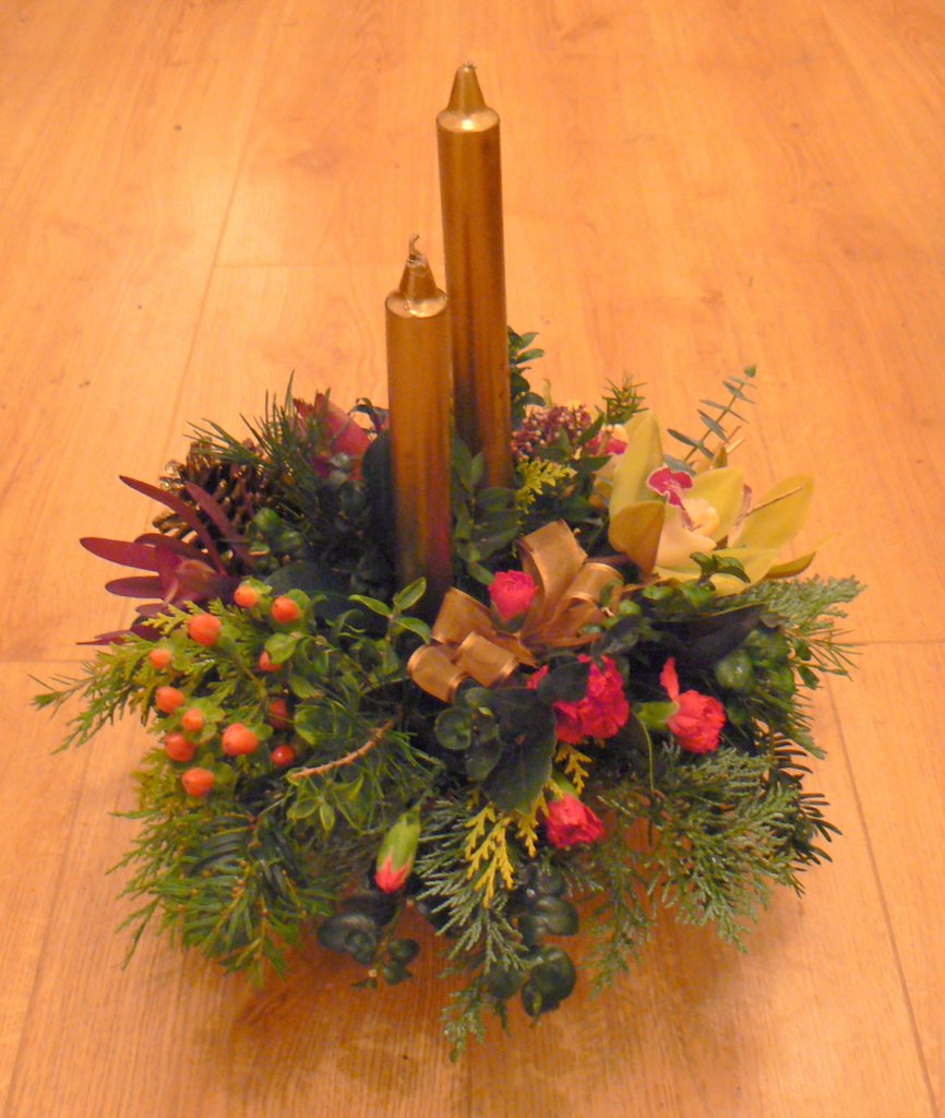 Christmas Table Arrangement