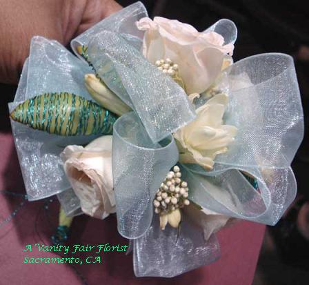 Dainty corsage