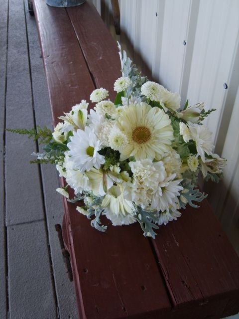 Daisy Themed Wedding: Bridal Bouquet