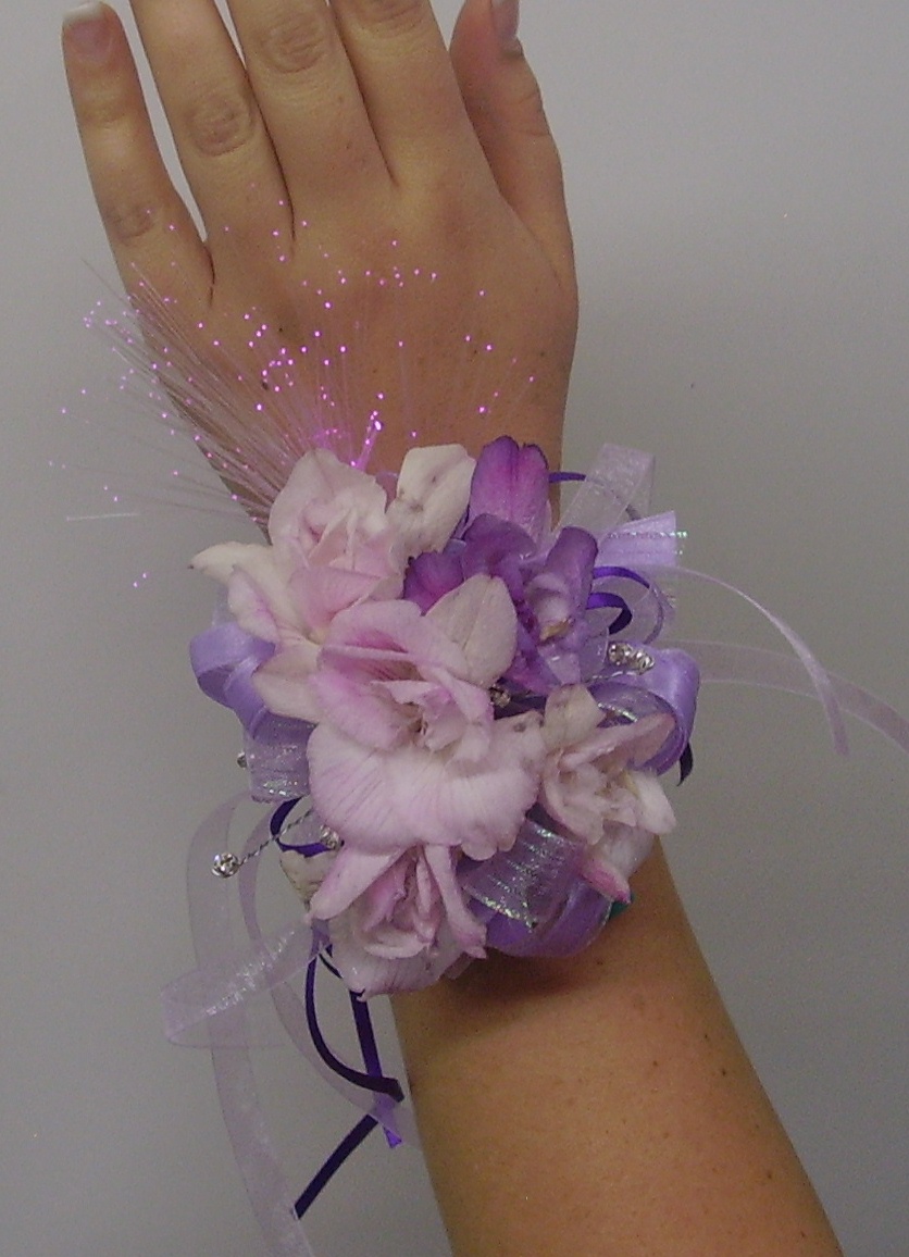 Freesia wristlet with Magic Lights