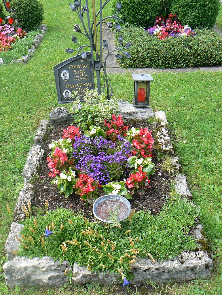 Graves in Bloom in Southern Germany * Part 2