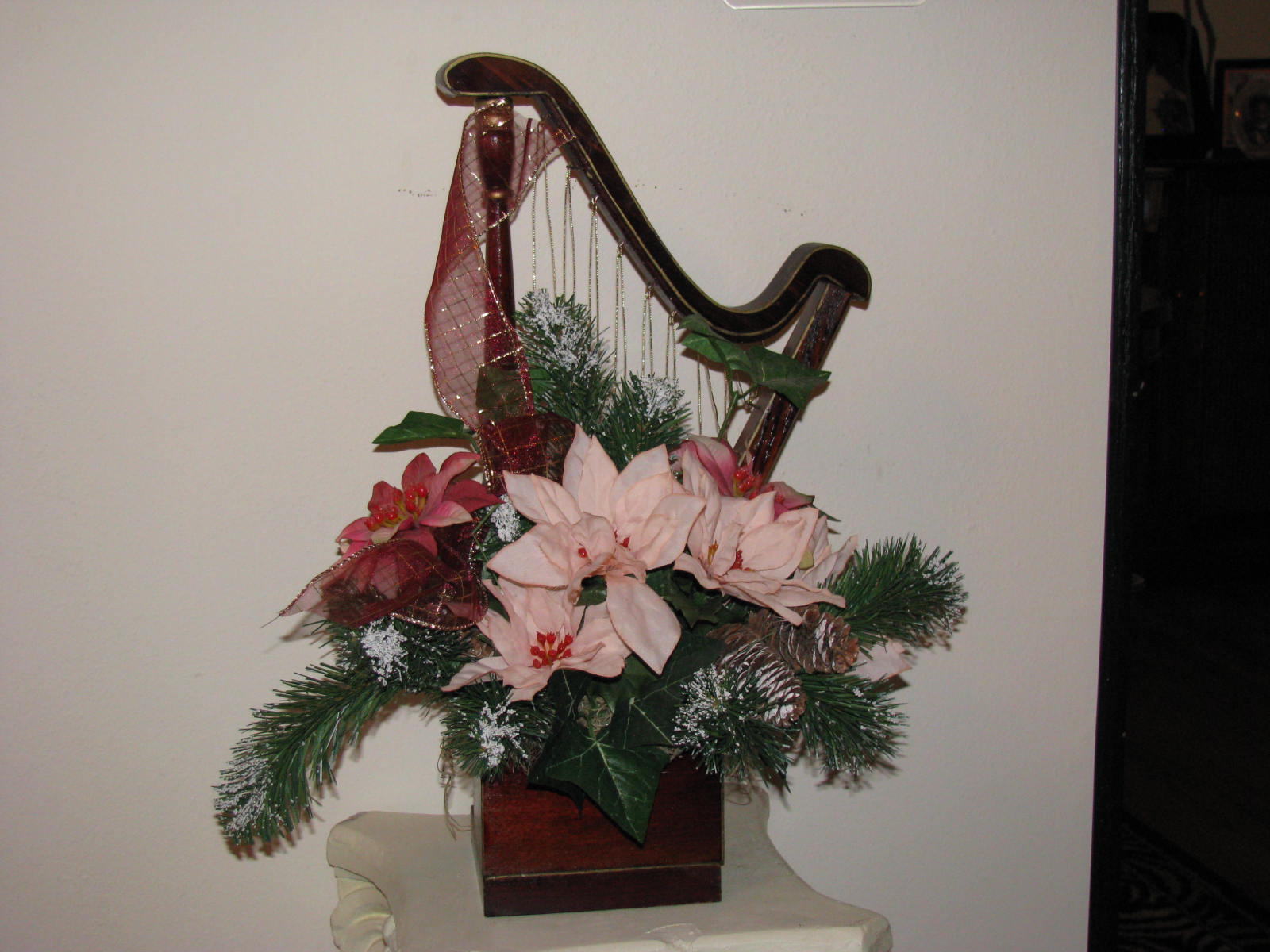 Harp Christmas Floral