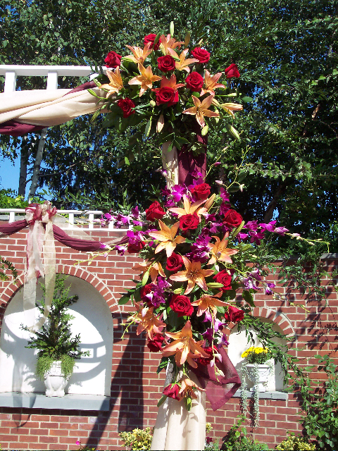 Huppah Flowers for October Wedding