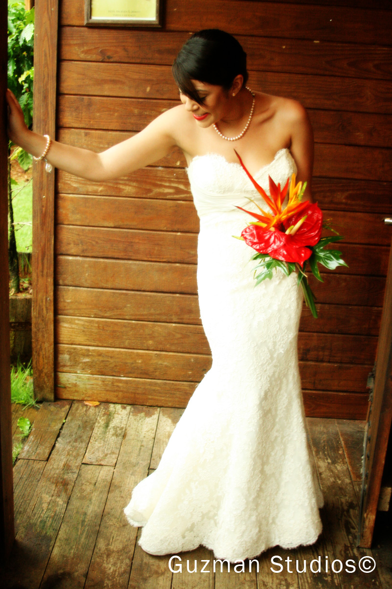 simple anthurium bridal bouquet