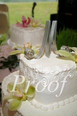 Wedding cake flowers